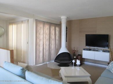 Living room 3
