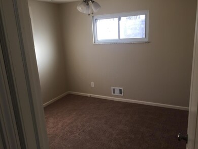 4582 Glenmawr Ave, Columbus, OH 43224 - photo 7