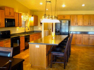 Huge Kitchen Island - Breakfast Bar