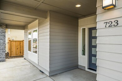 723 NW Rimrock Dr, Redmond, OR 97756 - photo 3