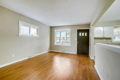 509 S Elmwood Ave, Waukegan, IL 60085 - photo 4