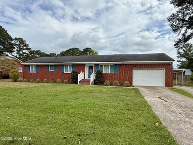 1005 Pinecrest St, Williamston, NC 27892 - photo 2