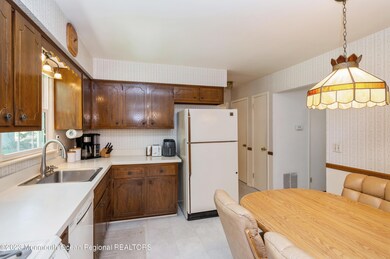 10 W Francis Ave, Morganville, NJ 07751 - photo 7