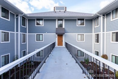 400 Lakeview Ct, Spring Lake-1