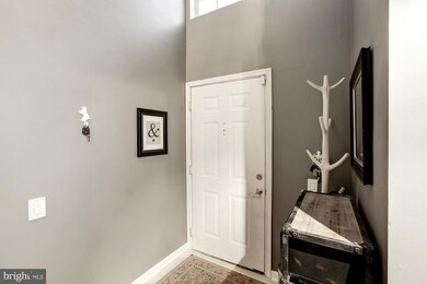 9246 Cardinal Forest Ln unit 302, Lorton, VA 22079 - photo 2