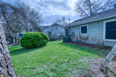 242 Hyta St, Houston, TX 77018 - photo 2