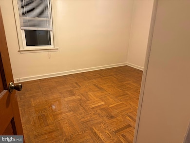 890 N Warren St, Pottstown, PA 19464 - photo 5