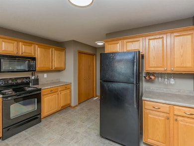 3610 Stoneview Cir SW unit 3610, Cedar Rapids, IA 52404 - photo 7