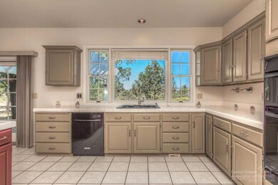 22680 Crest View Ln, Bend, OR 97702 - photo 6