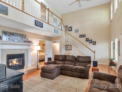 73 Greg Ct, Hendersonville, NC 28792 - photo 5