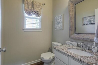 1404 SW Fairfax Rd, Lee's Summit, MO 64082 - photo 5