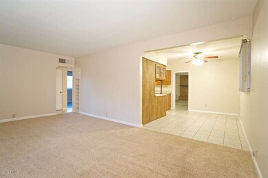 Livingroom to Kitchen flow