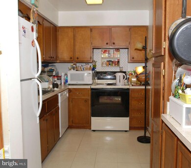 8222 Wycliffe Ct, Manassas, VA 20109 - photo 5