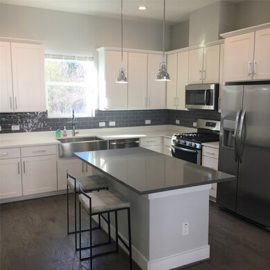 742 W Donovan St, Houston, TX 77091 - photo 2