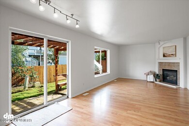 15-Family Room_ELI00343-Edit