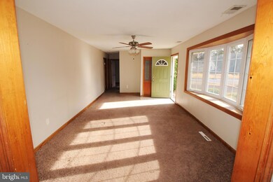 1125 Vivian Ct, West Deptford, NJ 08096 - photo 4