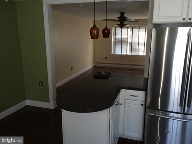 200 Maplewood Dr unit C9, Pottstown, PA 19464 - photo 2