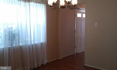 4902 Riverton Ln, Bowie, MD 20715 - photo 5