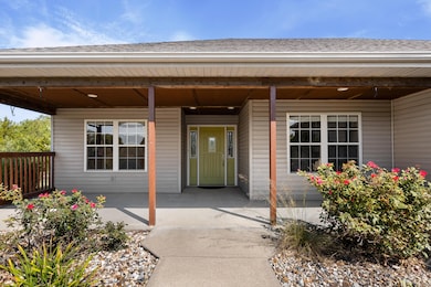 9575 E Shelly Ln, Centralia, MO 65240 - photo 4