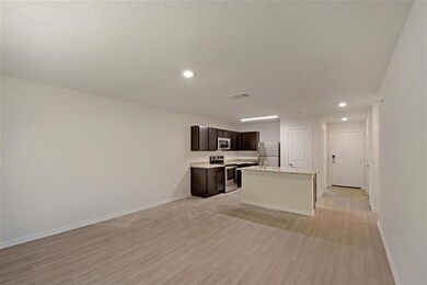 943 South Ln, Houston, TX 77088 - photo 2