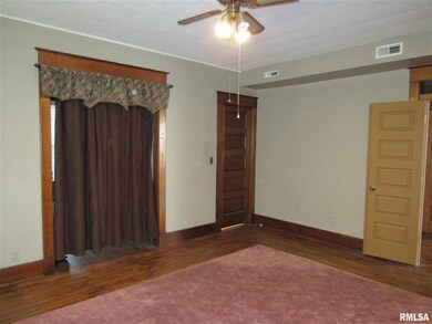 1722 Washington St, Davenport, IA 52804 - photo 6