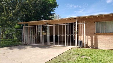 2219 E Montgomery St, Laredo, TX 78043 - photo 2