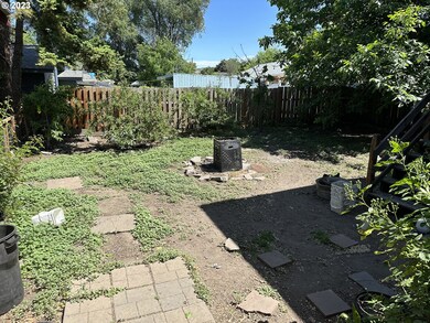 1504 E 9th St, the Dalles, OR 97058 - photo 7