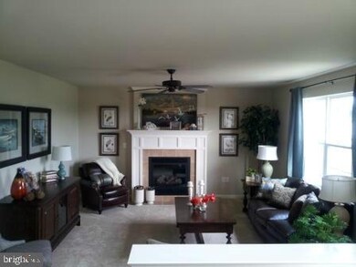 811 Jasmine Ave, Mount Joy, PA 17552 - photo 4