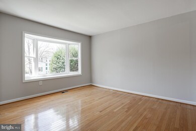 3032 Hickory Grove Ct, Fairfax, VA 22031 - photo 6