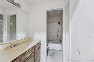 1122 S Division St, Sapulpa, OK 74066 - photo 7