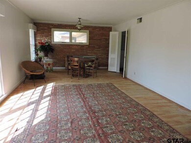 2310 Pollard Dr, Tyler, TX 75701 - photo 5