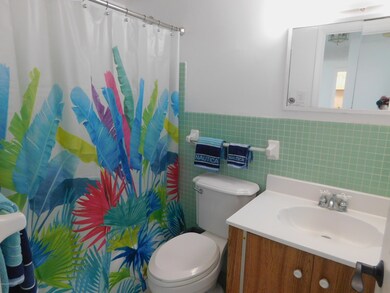 TT 503S - Bathroom