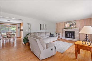 1552 Alcorn Dr, Barberton, OH 44203 - photo 3