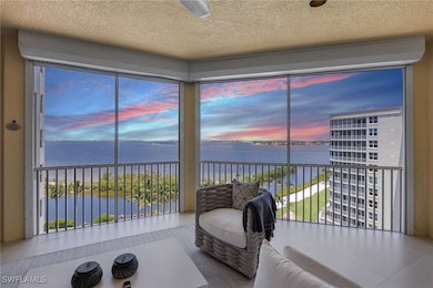 Awe inspiring views of the river from your lanai o