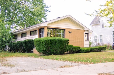 605 N Main St, Bourbon, IN 46504 - photo 2