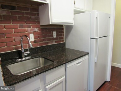 3814 Lyndhurst Dr unit 304, Fairfax, VA 22031 - photo 6