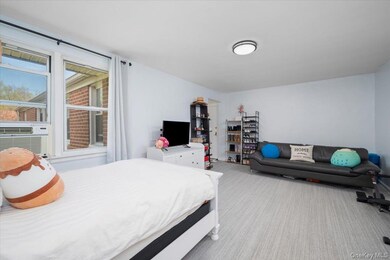 10 Bryant Crescent unit 2A, White Plains, NY 10605 - photo 5