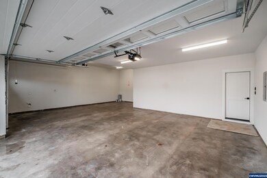 585 NE Evergreen Ave, Dallas, OR 97338 - photo 3