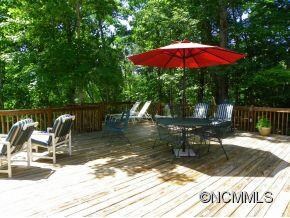 Oversized Entertaining Deck