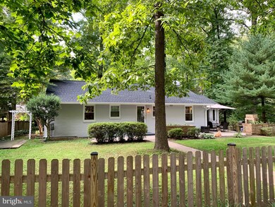 411 Chestnut Ave, Washington Grove, MD 20880 - photo 2