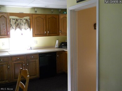 1547 Adams St, Coshocton, OH 43812 - photo 7