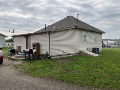 431 Linden St, Sutherland, NE 69165 - photo 7