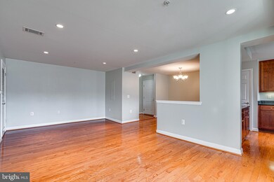 4189 S Four Mile Run Dr unit 303, Arlington, VA 22204 - photo 6