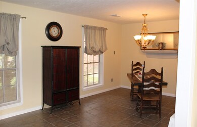 7335 Tall Pines Dr, Houston, TX 77088 - photo 5