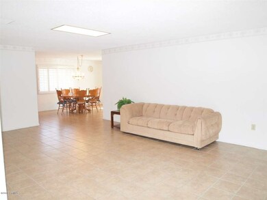 LIVING ROOM WITH SKY LIGHT