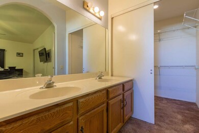 On-suite Dual Sinks