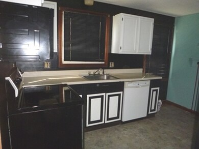 637 Springfield St unit 1, Feeding Hills, MA 01030 - photo 3