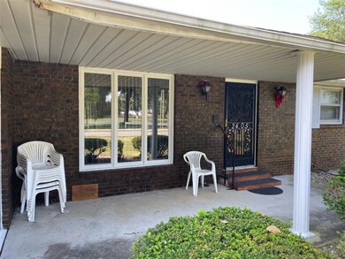 2405 W 22nd St, Anderson, IN 46016 - photo 5