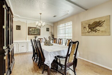 1014 Cheshire Ln, Houston, TX 77018 - photo 7