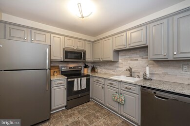 111 Regal Ct unit 113, Royersford, PA 19468 - photo 4
